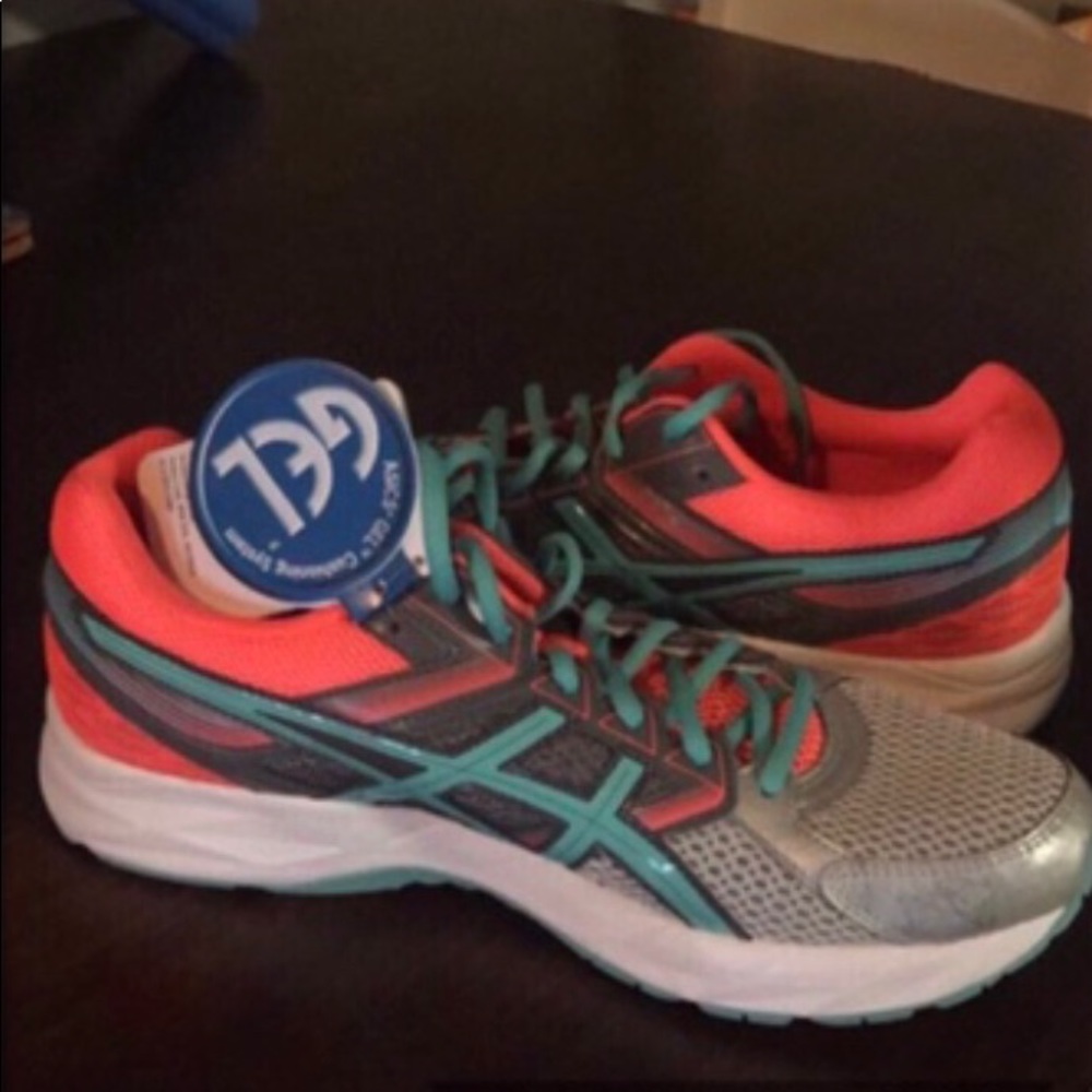 Ladies size 11 asics shoes